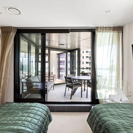 Luxury Ocean & Harbour Views - Heated Pool, Main Beach & Gym Mount Maunganui Exterior photo