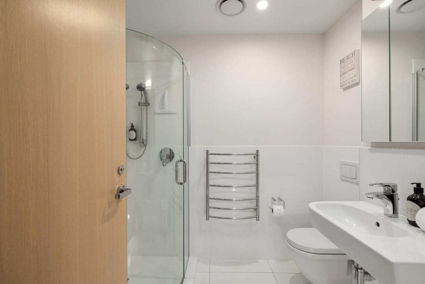 Luxury Ocean & Harbour Views - Heated Pool, Main Beach & Gym Mount Maunganui Exterior photo