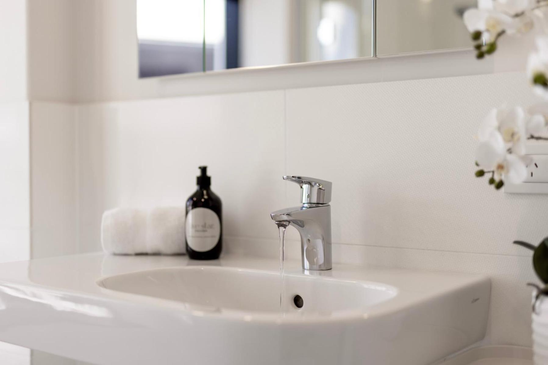 Luxury Ocean & Harbour Views - Heated Pool, Main Beach & Gym Mount Maunganui Exterior photo
