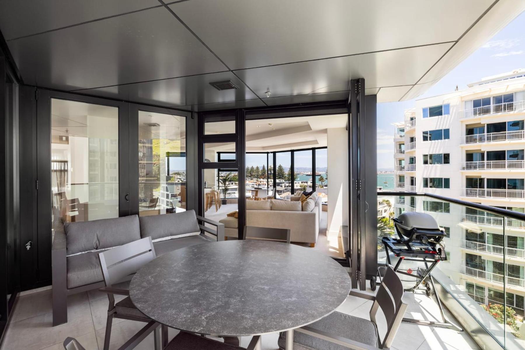 Luxury Ocean & Harbour Views - Heated Pool, Main Beach & Gym Mount Maunganui Exterior photo